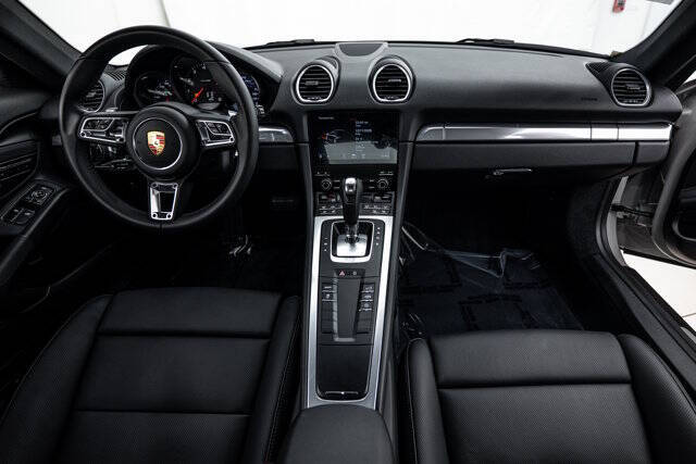 2025 Porsche 718 Cayman