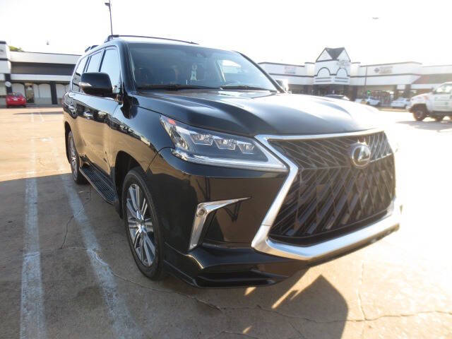 2017 Lexus LX 570's photo