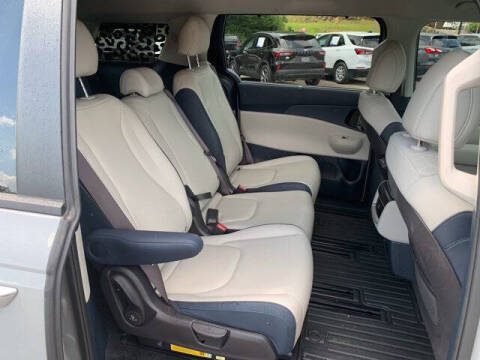 2025 Kia Carnival EX