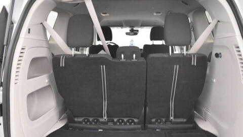 2024 Chrysler Voyager LX