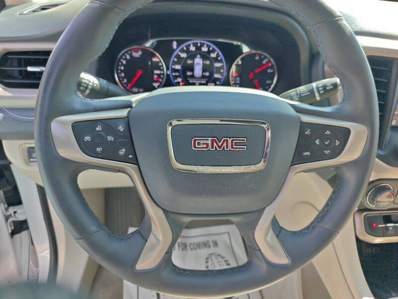 2023 GMC Acadia Denali