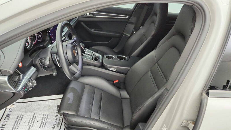 2022 Porsche Panamera 4 E-Hybrid Platinum Edition