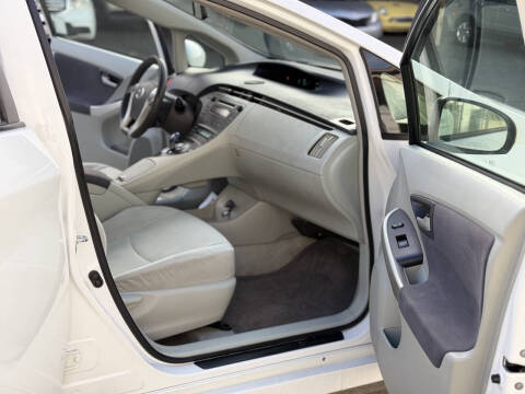 2010 Toyota Prius II