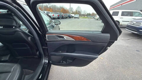 2017 Lincoln MKZ Select