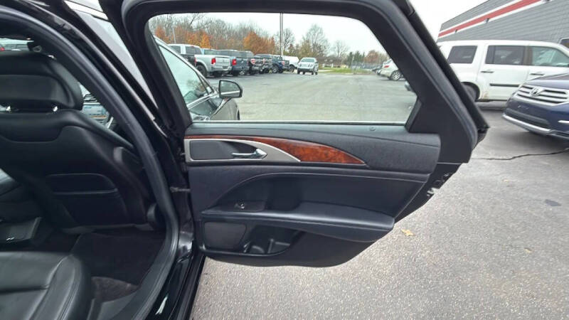 2017 Lincoln MKZ Select