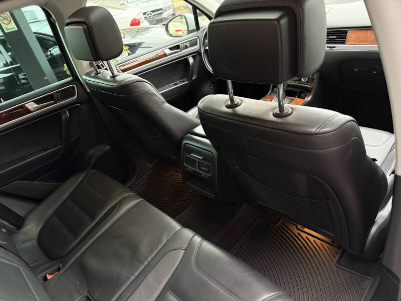 2012 Volkswagen Touareg TDI Lux