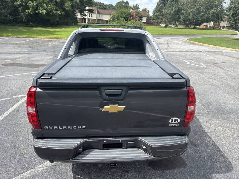 2011 Chevrolet Avalanche LTZ
