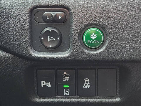 2021 Honda Pilot Touring w/Rear Captain's Chairs