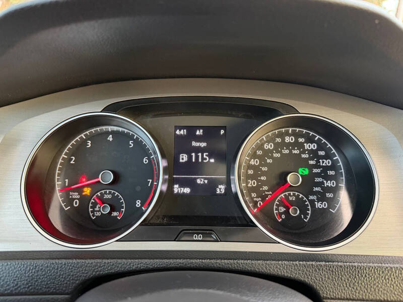 2016 Volkswagen Golf TSI SE