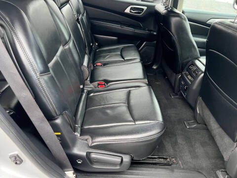 2017 Nissan Pathfinder Platinum