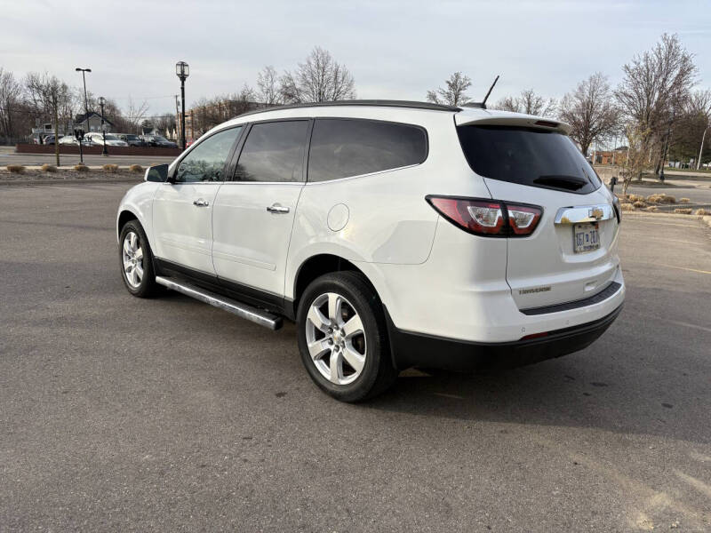 2017 Chevrolet Traverse LT