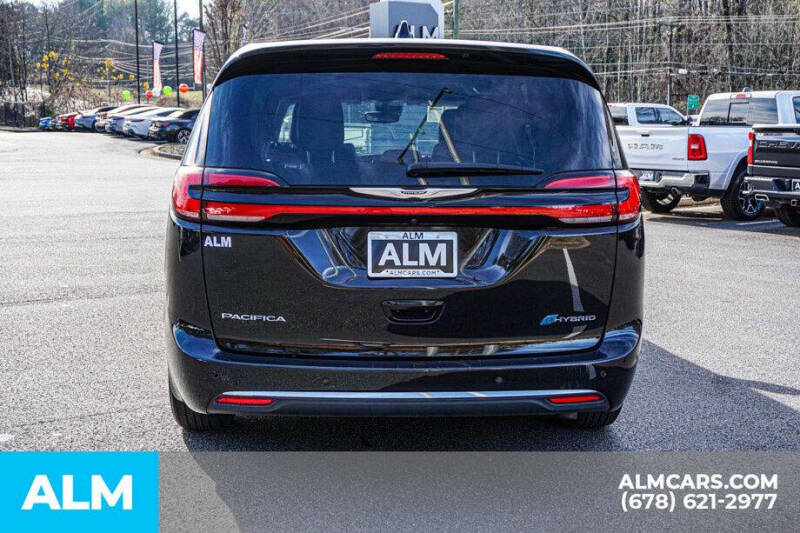 2024 Chrysler Pacifica Plug-In Hybrid Select