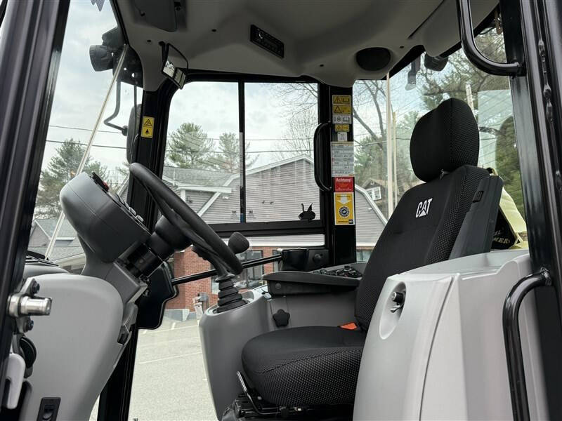 2022 Caterpillar 908M