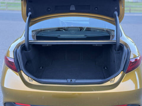 2023 Alfa Romeo Giulia Veloce