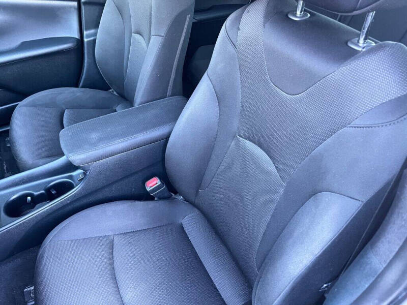 2022 Toyota Prius L Eco