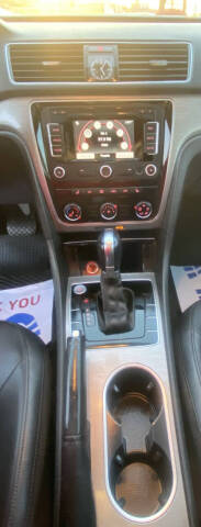 2015 Volkswagen Passat 1.8T SE