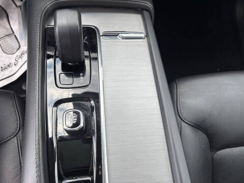 2023 Volvo XC90 B5 Core