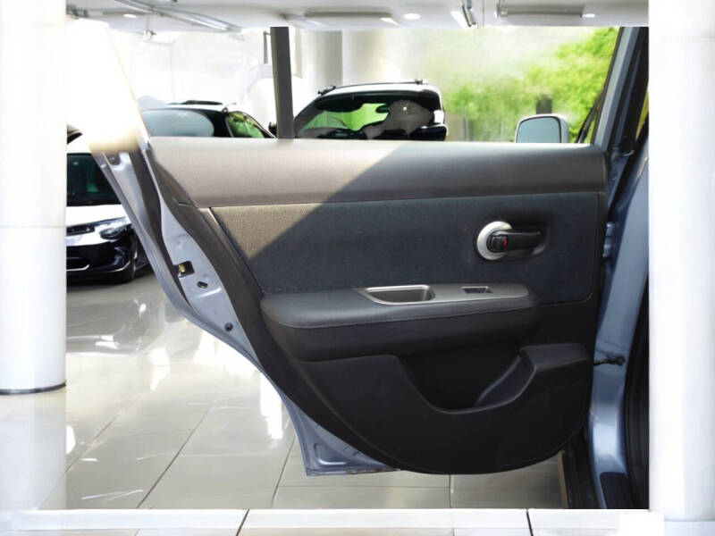 2011 Nissan Versa 1.8 S