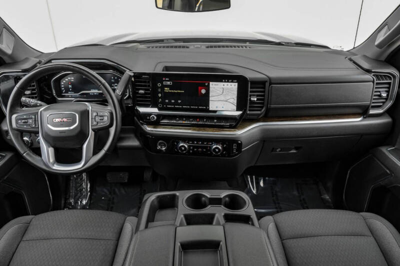 2024 GMC Sierra 1500 SLE
