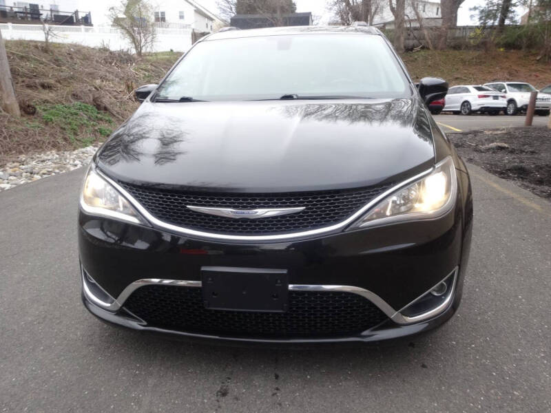 2017 Chrysler Pacifica Touring-L