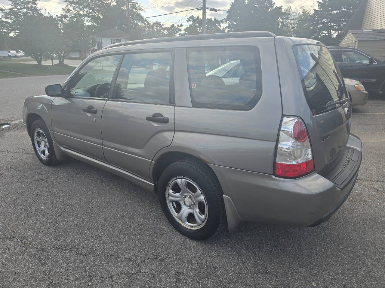 2006 Subaru Forester for sale at QUEENSGATE AUTO SALES in York, PA