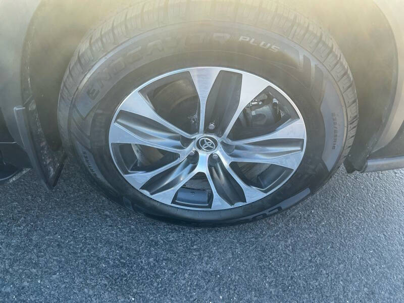 2023 Toyota Highlander Hybrid XLE