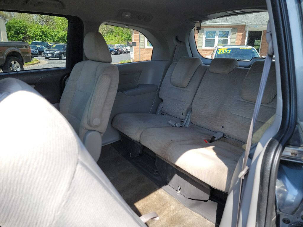 Dk. Gray 2013 Honda Odyssey LX LX 4dr Mini-Van 13