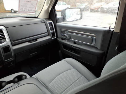 2024 RAM 1500 Classic SLT