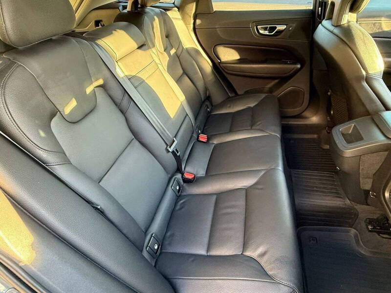 2018 Volvo XC60 T5 Momentum