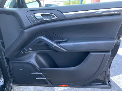 2014 Porsche Cayenne GTS
