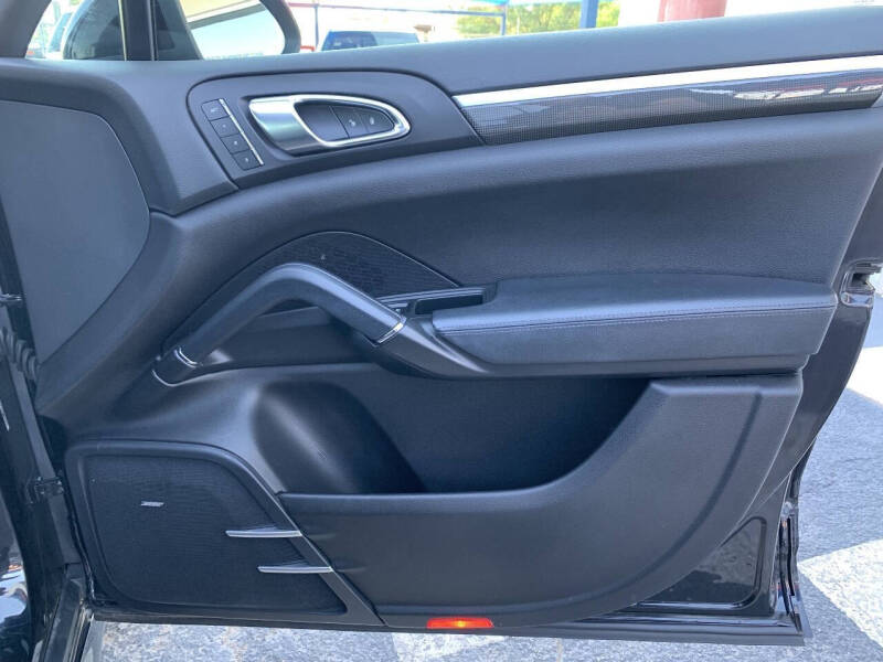 2014 Porsche Cayenne GTS
