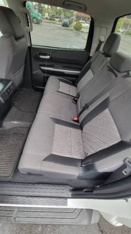 2017 Toyota Tundra SR5