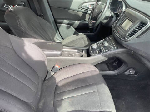 2015 Chrysler 200 Limited