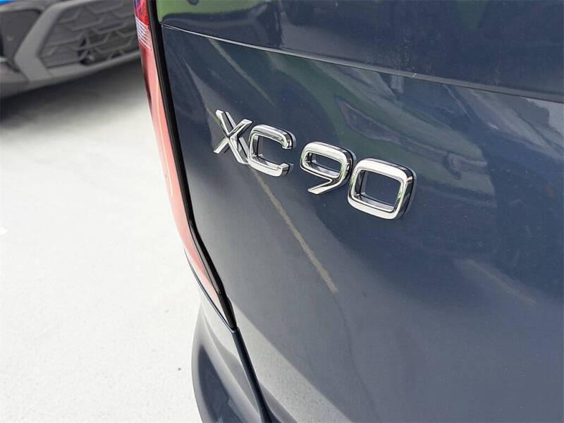 2026 Volvo XC90 B5 Core