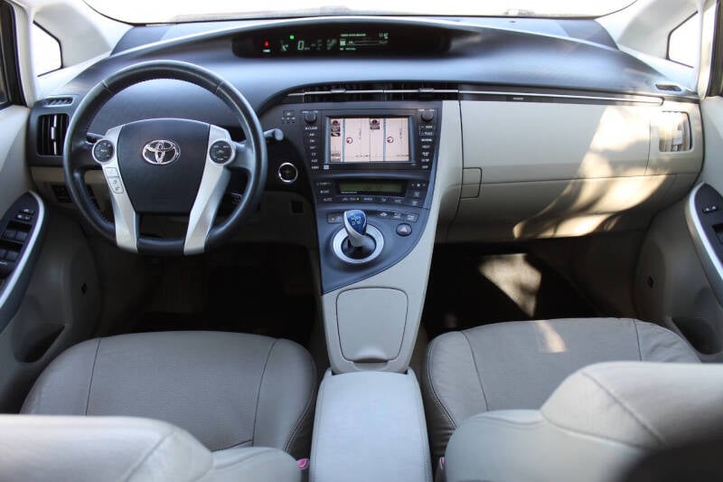 2010 Toyota Prius IV photo 23