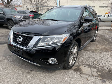 2014 Nissan Pathfinder for sale at Gallery Auto Sales in Bronx NY