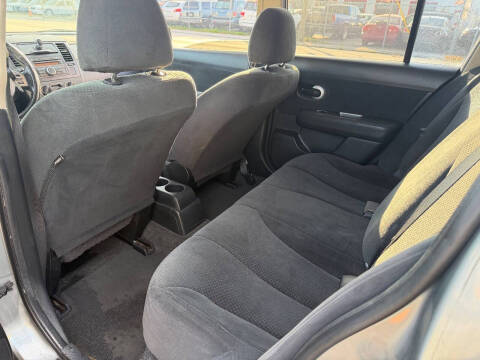 2012 Nissan Versa 1.8 S