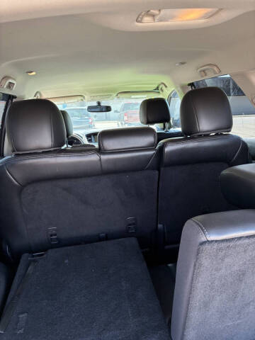 2017 Nissan Pathfinder SL