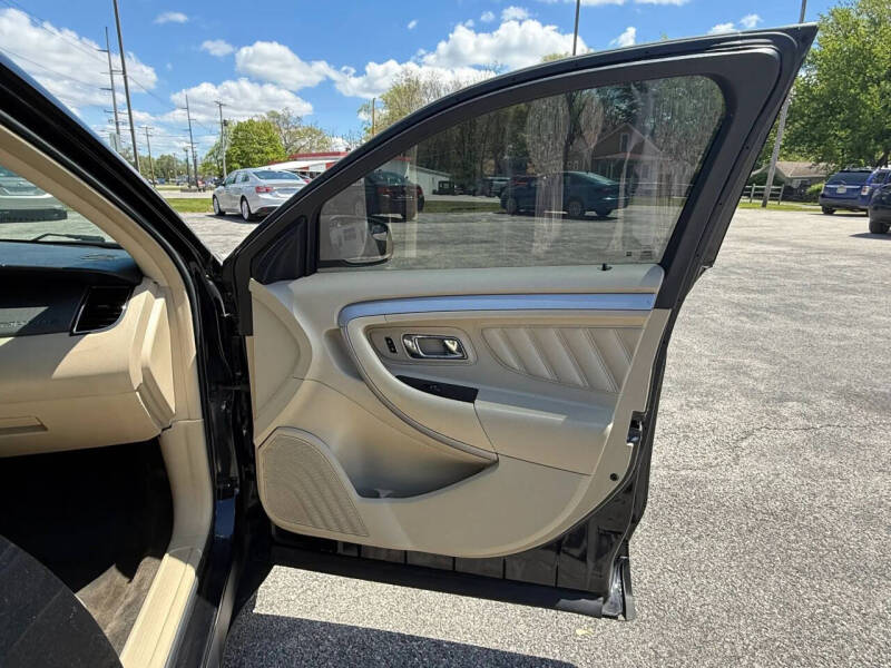 2018 Ford Taurus SE
