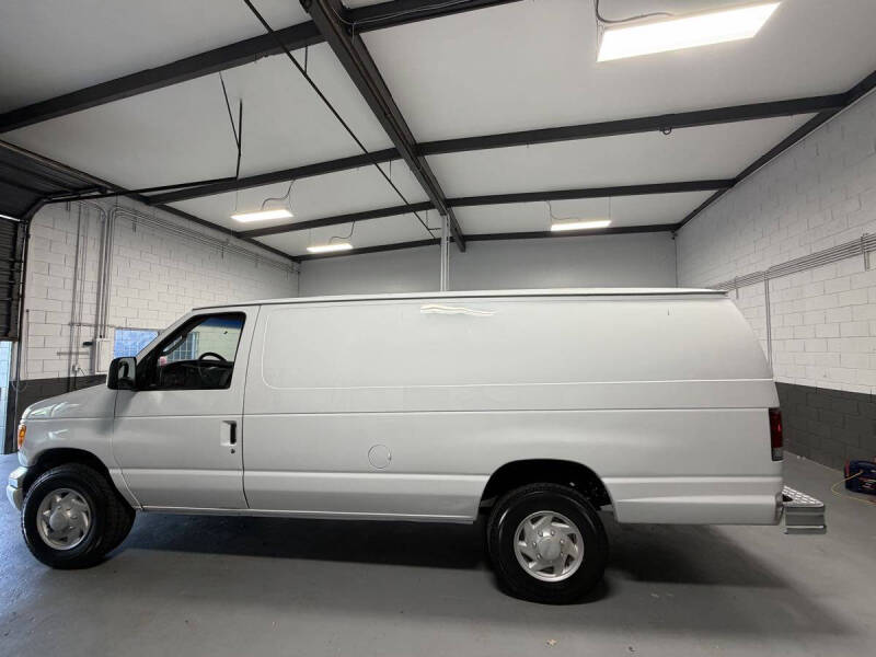 2005 Ford E-Series E-350 SD