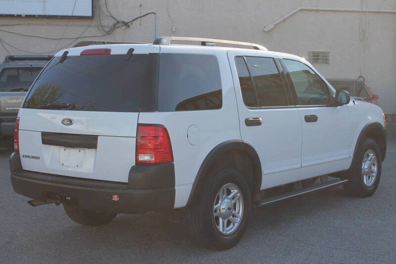 2003 Ford Explorer XLS