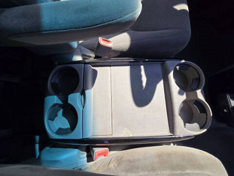 2004 Toyota Sienna LE 8 Passenger