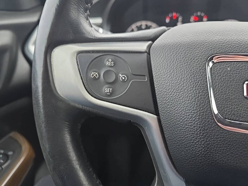 2017 GMC Acadia SLE-2