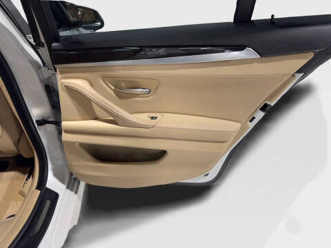 2015 BMW 5 Series 528i