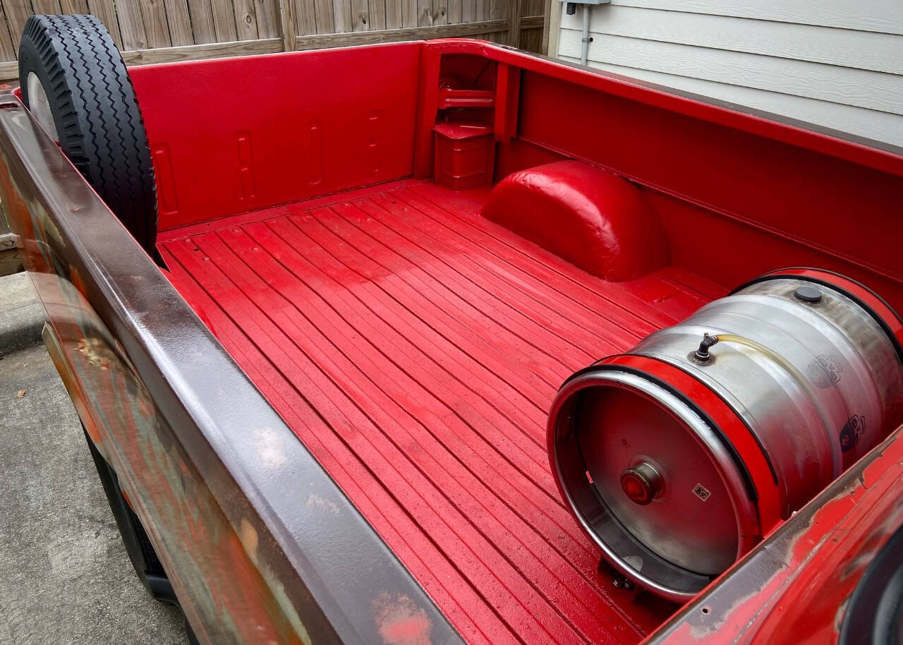 1961 Ford E-100 34