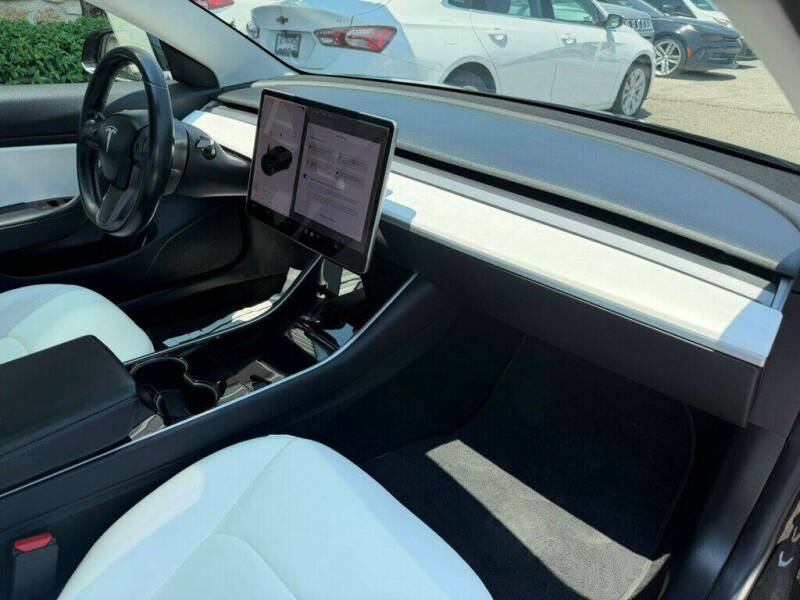 2019 Tesla Model 3 Mid Range