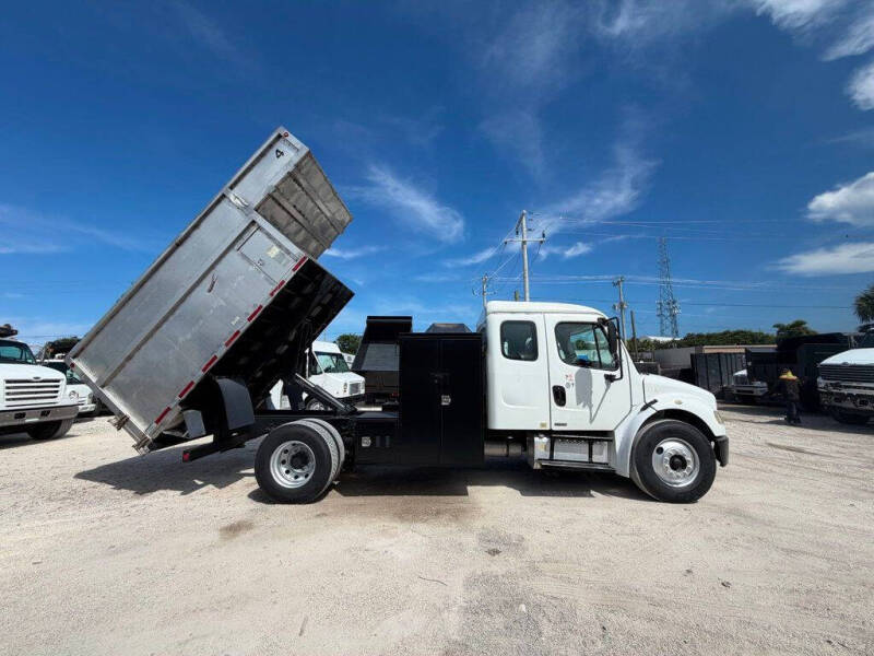 2007 Freightliner M2 106