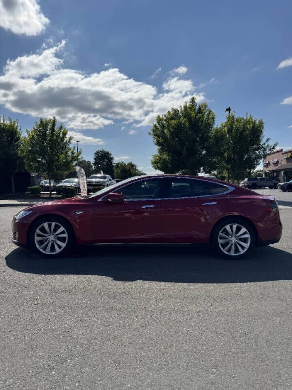 2015 Tesla Model S 90D