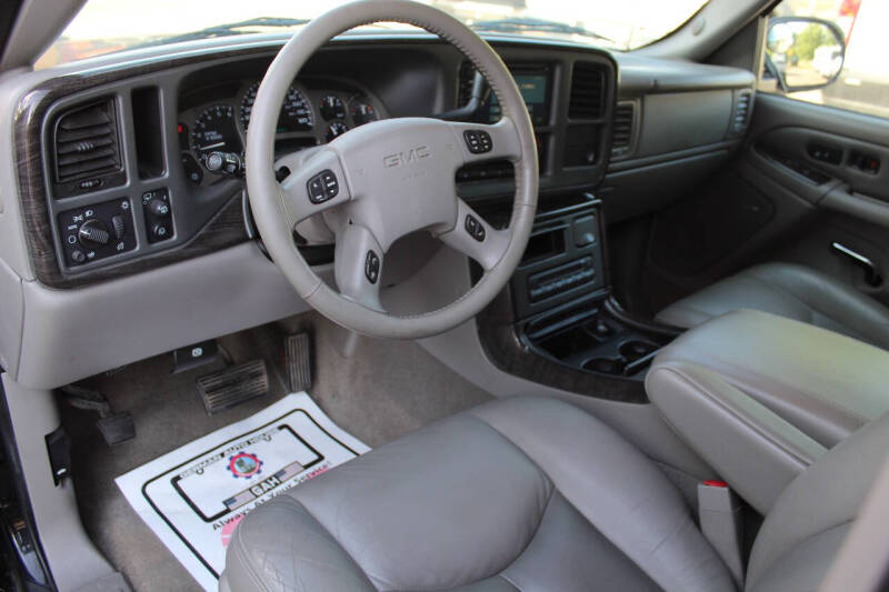 2005 GMC Yukon Denali