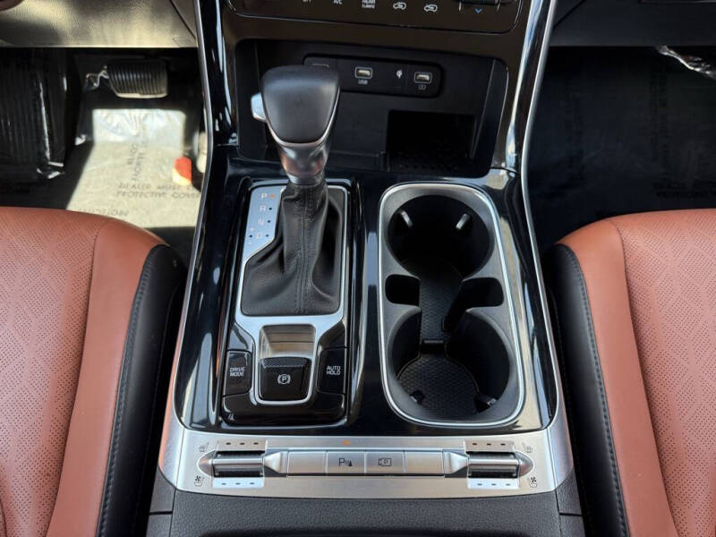 2022 Kia Carnival SX